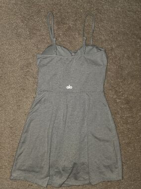 Alo Yoga Alosoft Courtside Tennis Dress size Small in Heather Grey XS